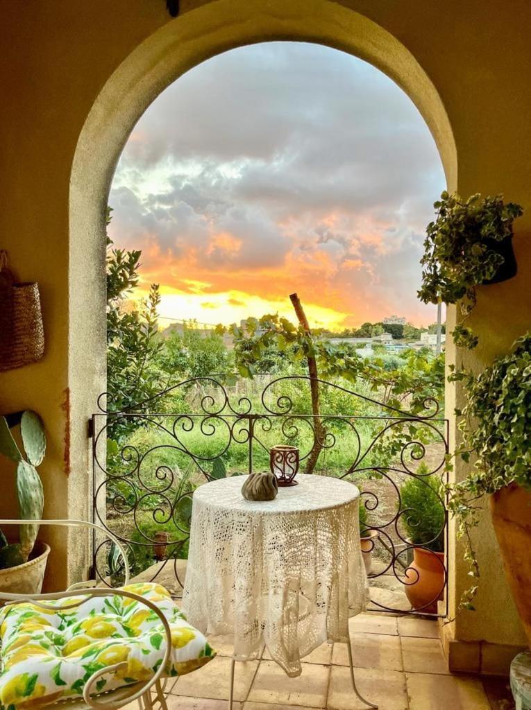 Bed and Breakfast La Finestra Sul Limone Castelvetrano Екстер'єр фото